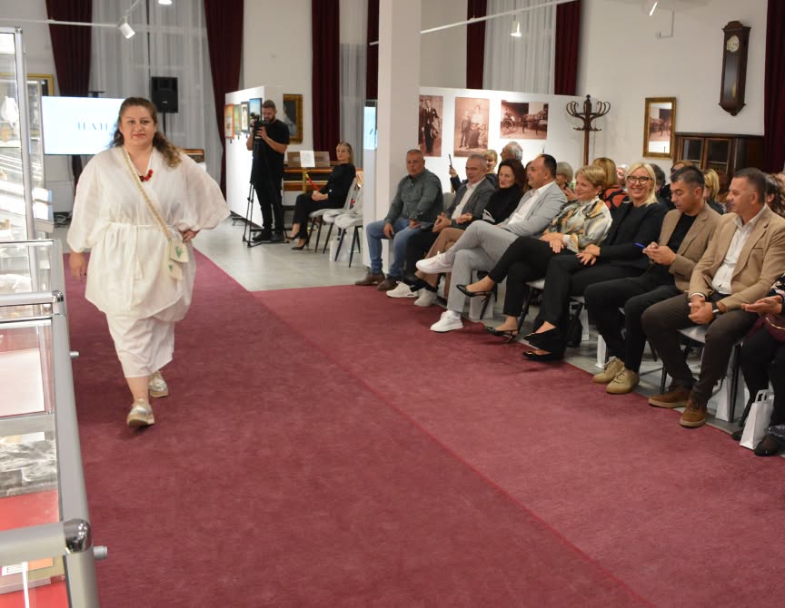 Modna revija NANA održana u Vili Helena